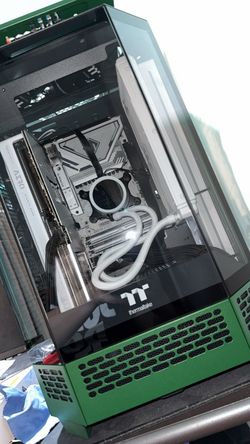 High-End Gaming PC Setup - AMD Ryzen 7 9800X3D • Aero RTX 5080 OC • 64GB RAM • 3TB