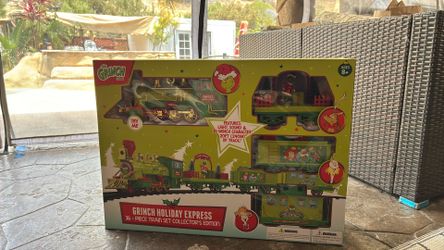 20ft holiday grinch set