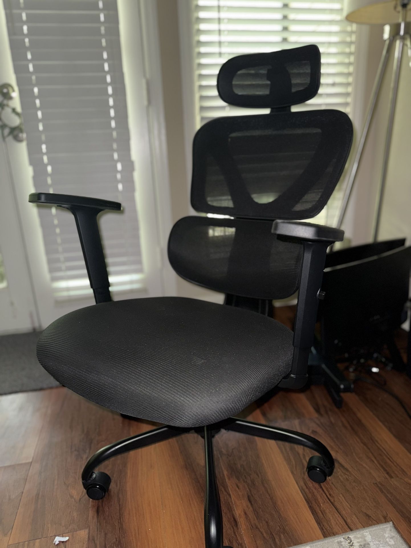 Ergonomic Mesh Office Chair