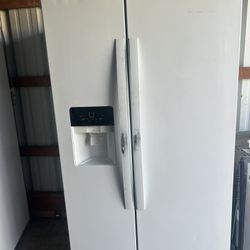 WHITE WHIRLPOOL SIDE BY SIDE REFRIGERATOR Delivery Available for small fee 🚛 9 one 6  8 six 2 7 o 4 six