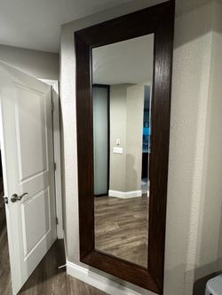 Wall mirror