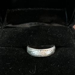 Silver Engraved Ring 