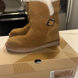 Koolaburra by UGG Women's Delene Short Boots