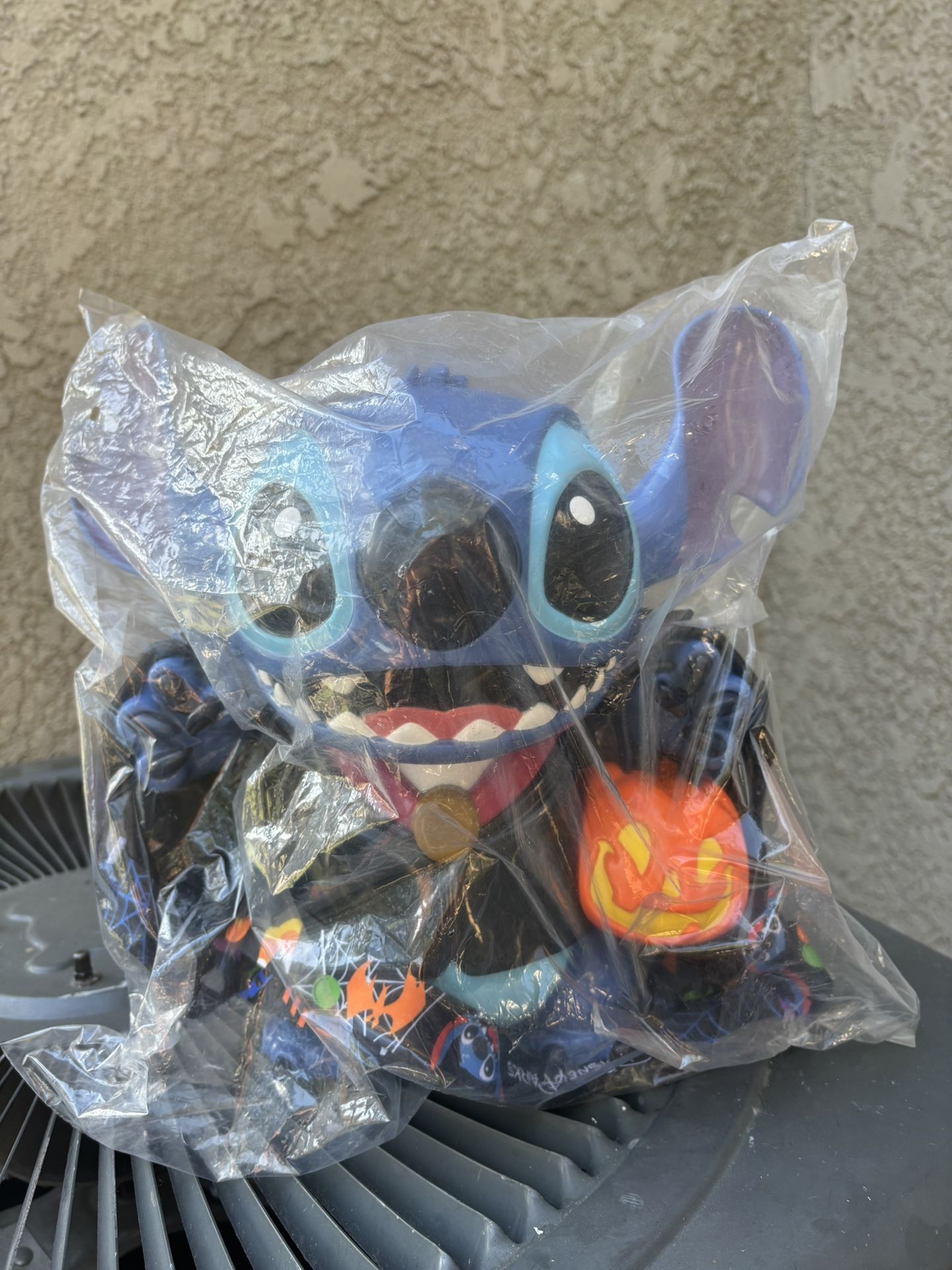 Disneyland Vampire Stitch Popcorn Bucket-PRICE FRIM-NO TRADES-NO OFFERS