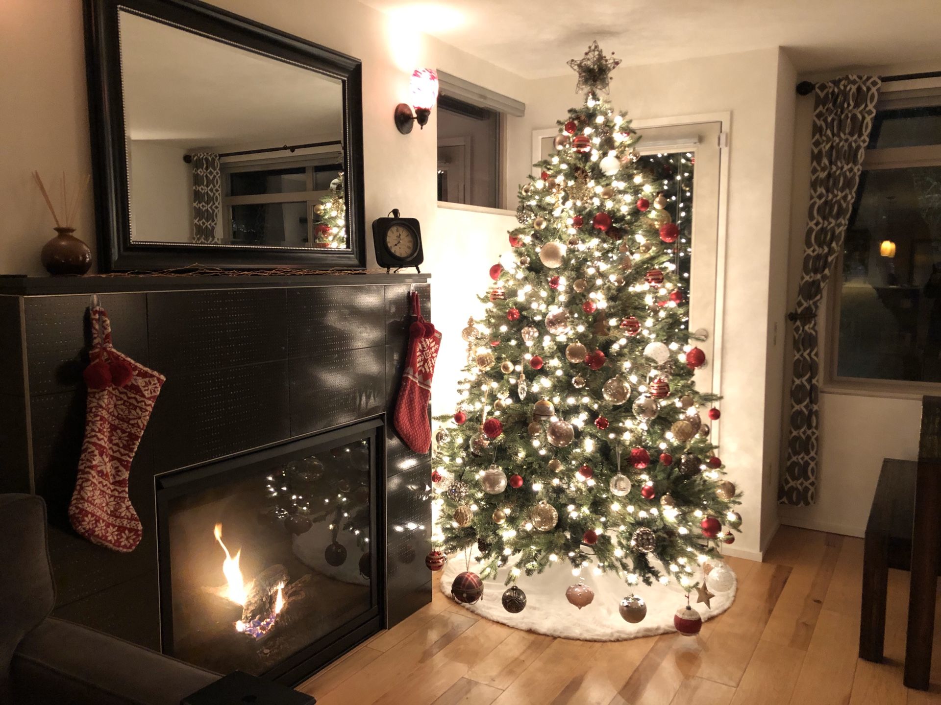 7” Pre- Lit Christmas Tree