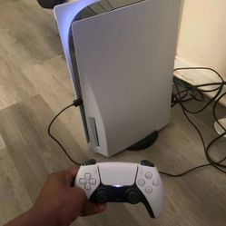 PlayStation 5 MW2 Console, Bought Directly From PlayStation. With Controller, Base Stand And All Cords That Come With It. 