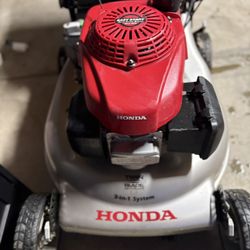 Honda Self Propelled Lawnmower With Smart Drive