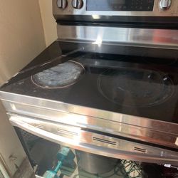 Electric Samsung Stove Top Burners Work But Oven  Needs Fixing Only 3 Yrs Old  Free To Someone Tht Needs It