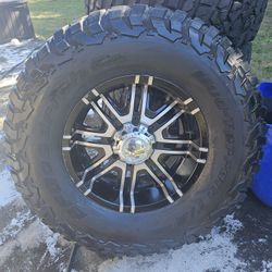 37 X 12.5 X18.  8 Lug