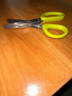 Tisli 3-Blade Stainless Steel Herb / Craft Scissors (Green Handles, 5 Inches)