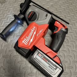 Milwaukee M18 Rotary Hammer Drill With 6ah Battery And Charger New 