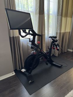 *SALE* Peloton Bike For sale