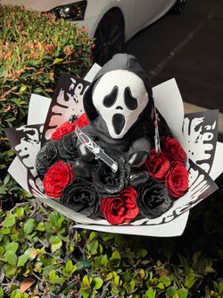 Spooky bouquet artificial roses