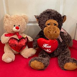 Stuffed animal with a heart Ideal for a gift. Excellent condition