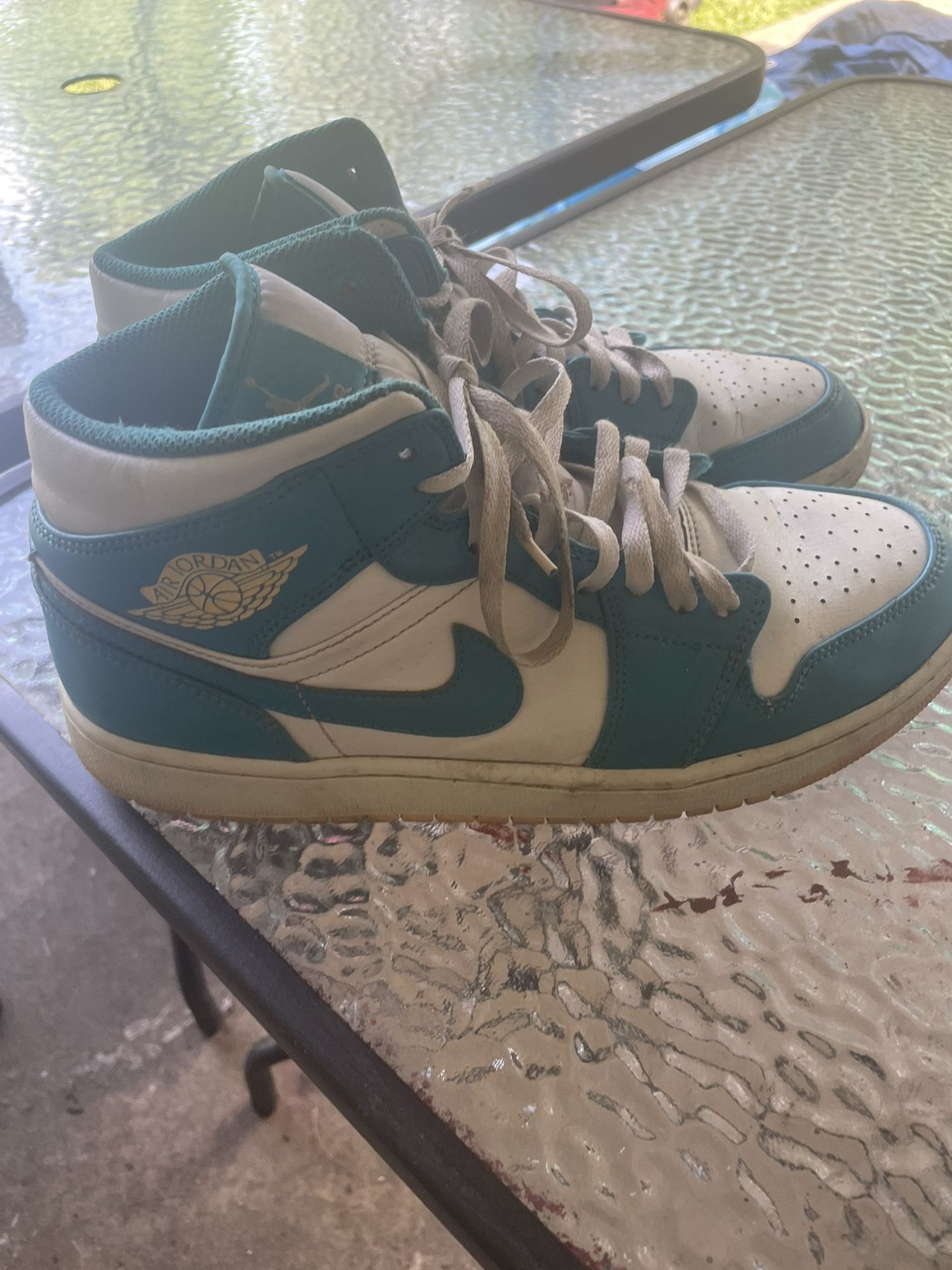 Jordan’s 1 Men’s Size 10