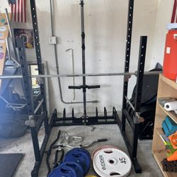 Power Rack With Accessories. 