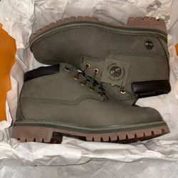 Size 7M Timberland Chukka Lug Rockaway Boots  Dark Green 