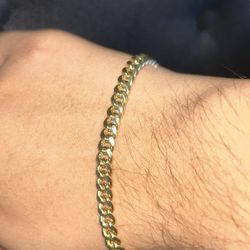 10k Cuban Link Bracelet 