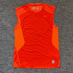 NIKE PRO COMBAT DRI-FIT FITTED TOP SIZE MEDIUM