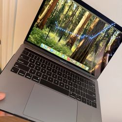 MacBook Pro 2019 - 13inch , 128Gb
