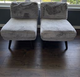 Harper Faux fur slipper chair