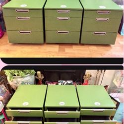 Nice Metal and wood Drawers for office or home. 