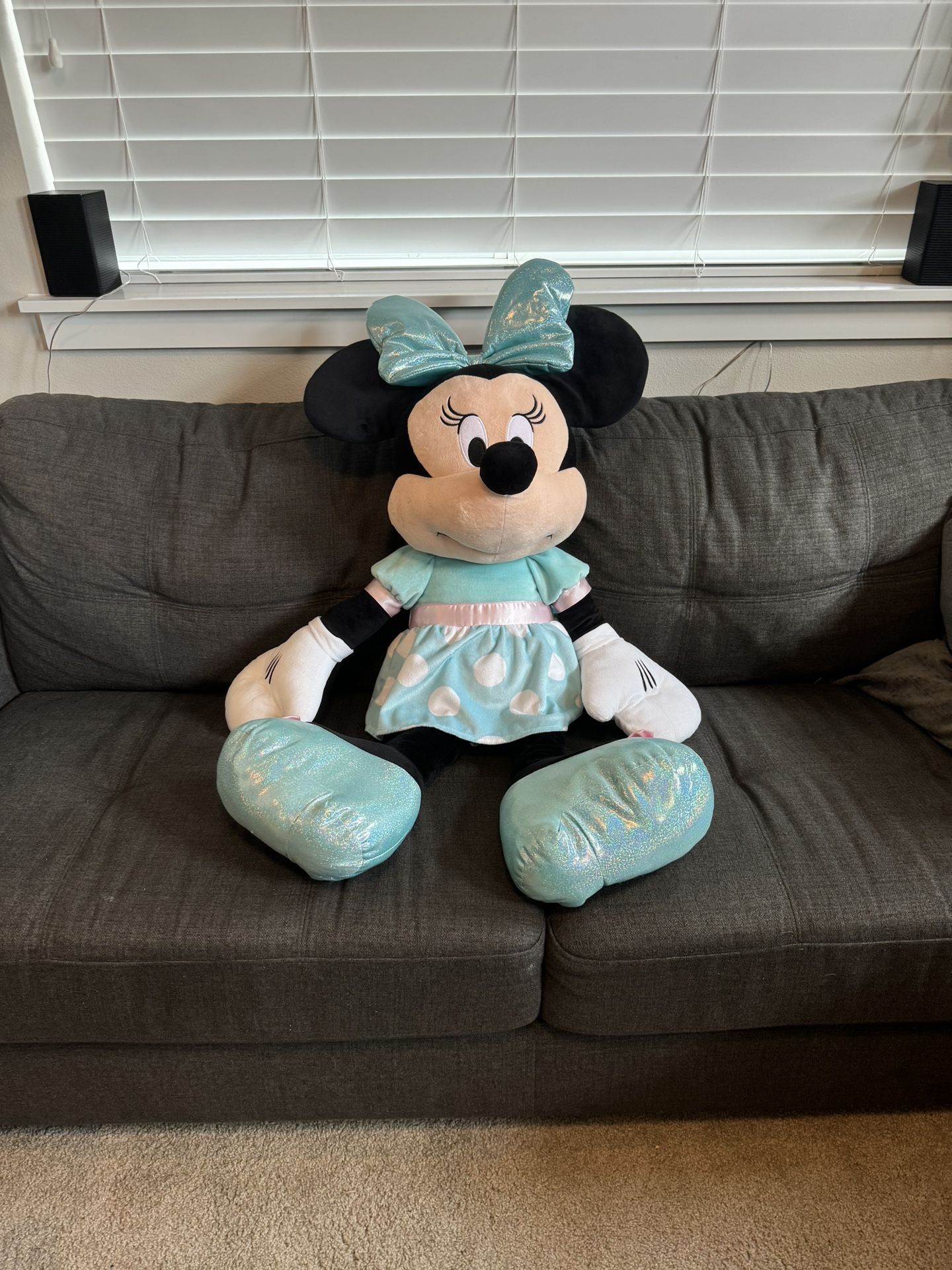 Minnie Doll 36 Feet High