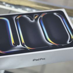 Brand New I Pad Pro 11 -inch (m4) WiFi -256gb ⌚️📱📷🔥on Sale 🔥📷📱⌚️