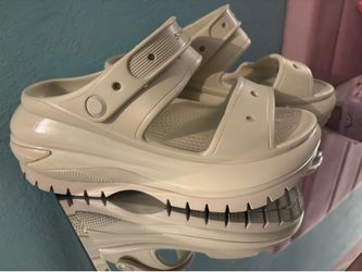 Crocs Women’s Classic Platform