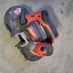 Milwaukee Bandsaw With Battery 