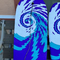 two sofiar boards in good condition