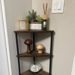 PICK UP ONLY Corner shelf