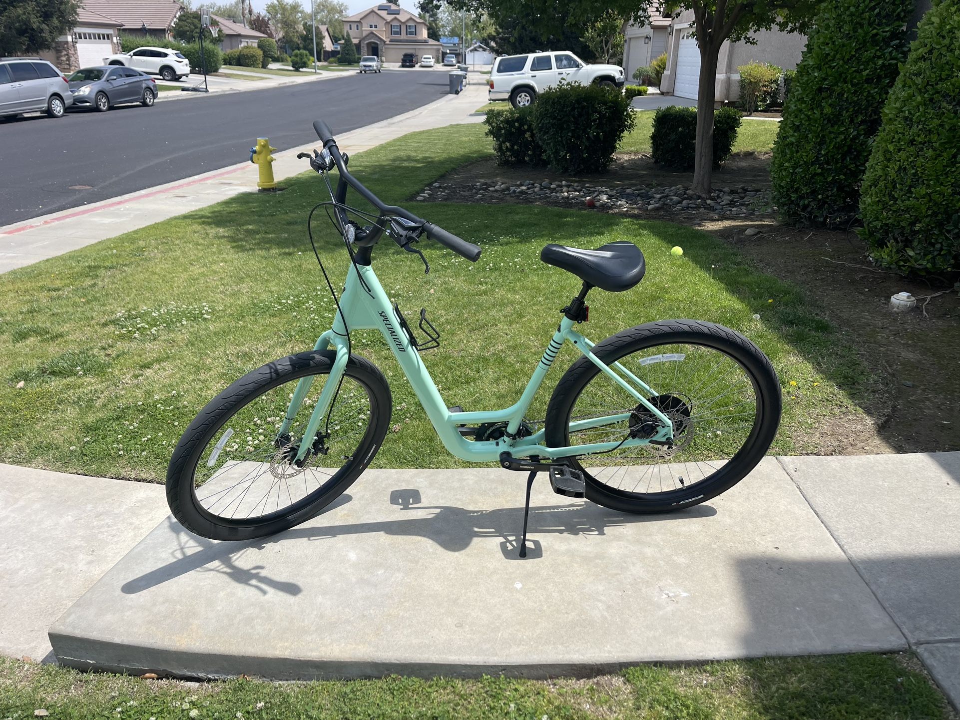 Specialized  Roll 14 Speed Ladies Bike