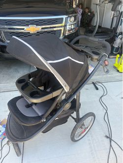 Graco 3 wheel jogger stroller