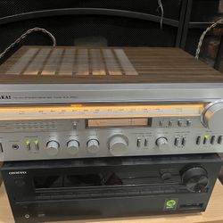 AKAI AA-R50 AM/FM Stereo Receiver 