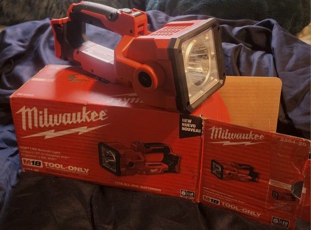 Milwaukee Flashlight
