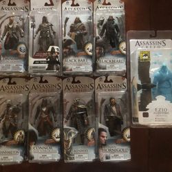 9 Assassin Creed Figurines 