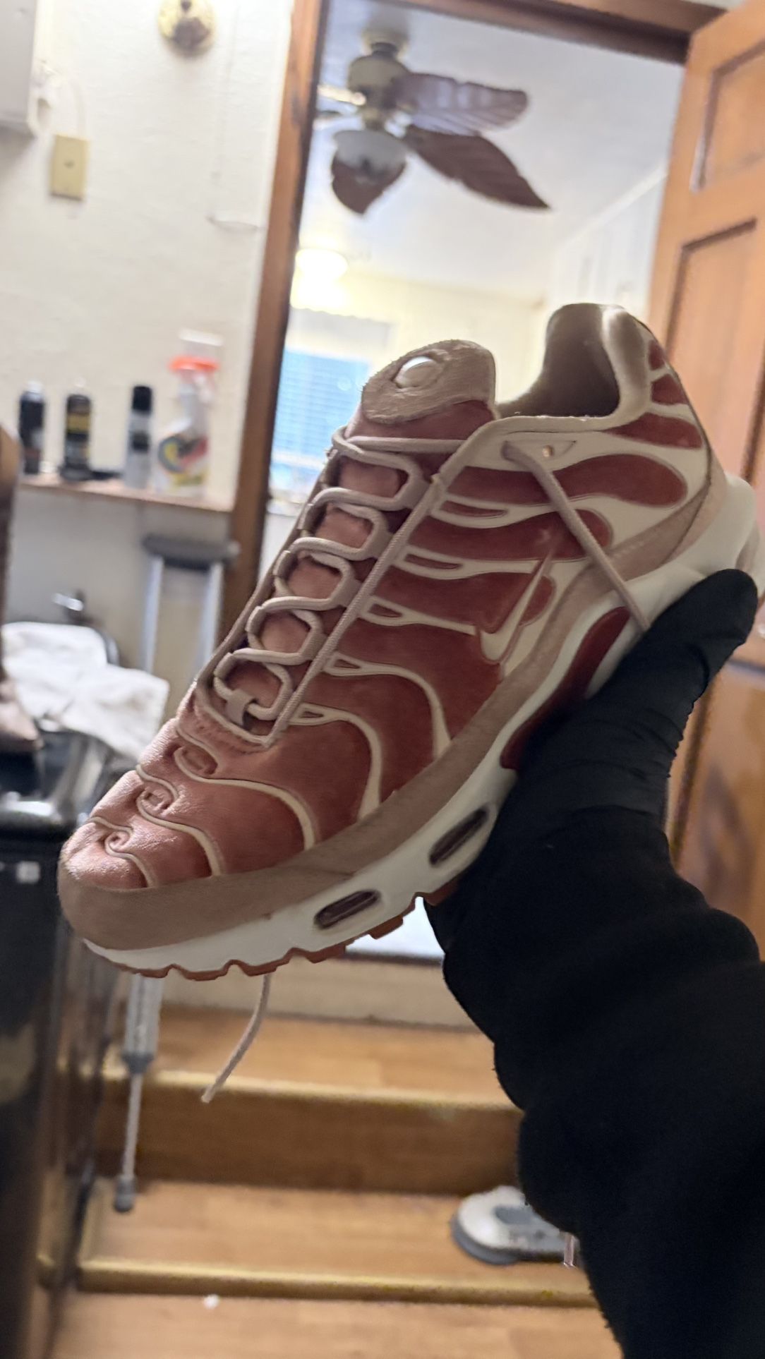 $85 Women’s Size 7.5 Men’s Size 5 Nike Airmax Plus Ls Dusty Peach Color Weigh
