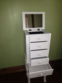 Makeup / Jewelry Stand