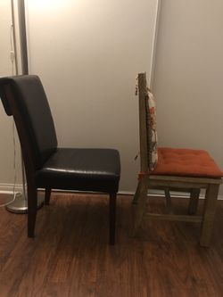 2 Dining chairs. Excellent conditions