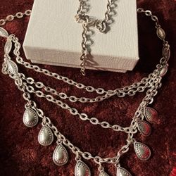 Silver colored adjustable necklace