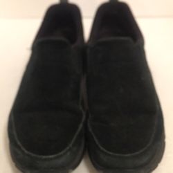 LL Bean Blue Suede womens size 8 Medium Slip on Shoes. In good condition but bottoms need a light cleaning . 