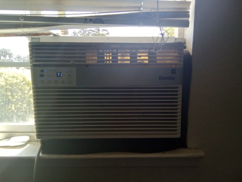 Danby 12,000 BTU AC