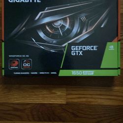 STG Aubron Gaming PC + GeForce GTX 1650 Super