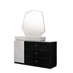 Brand New Dresser With mirror 