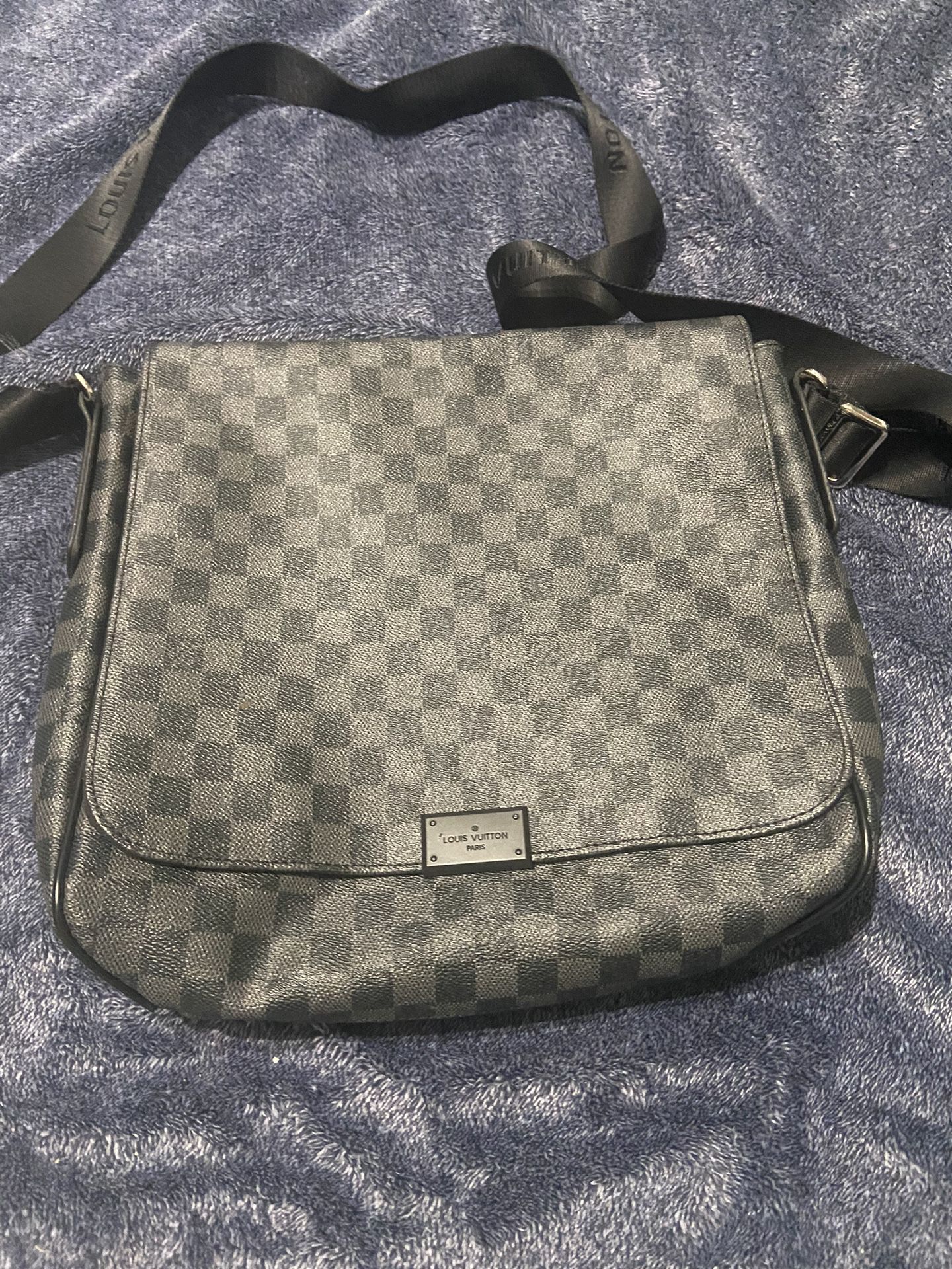 Louis Vuitton District Pm Messenger Bag