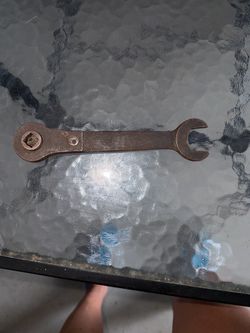 ANTIQUE TRACTOR WRENCH OHIO OPEN END. Is rusted from age