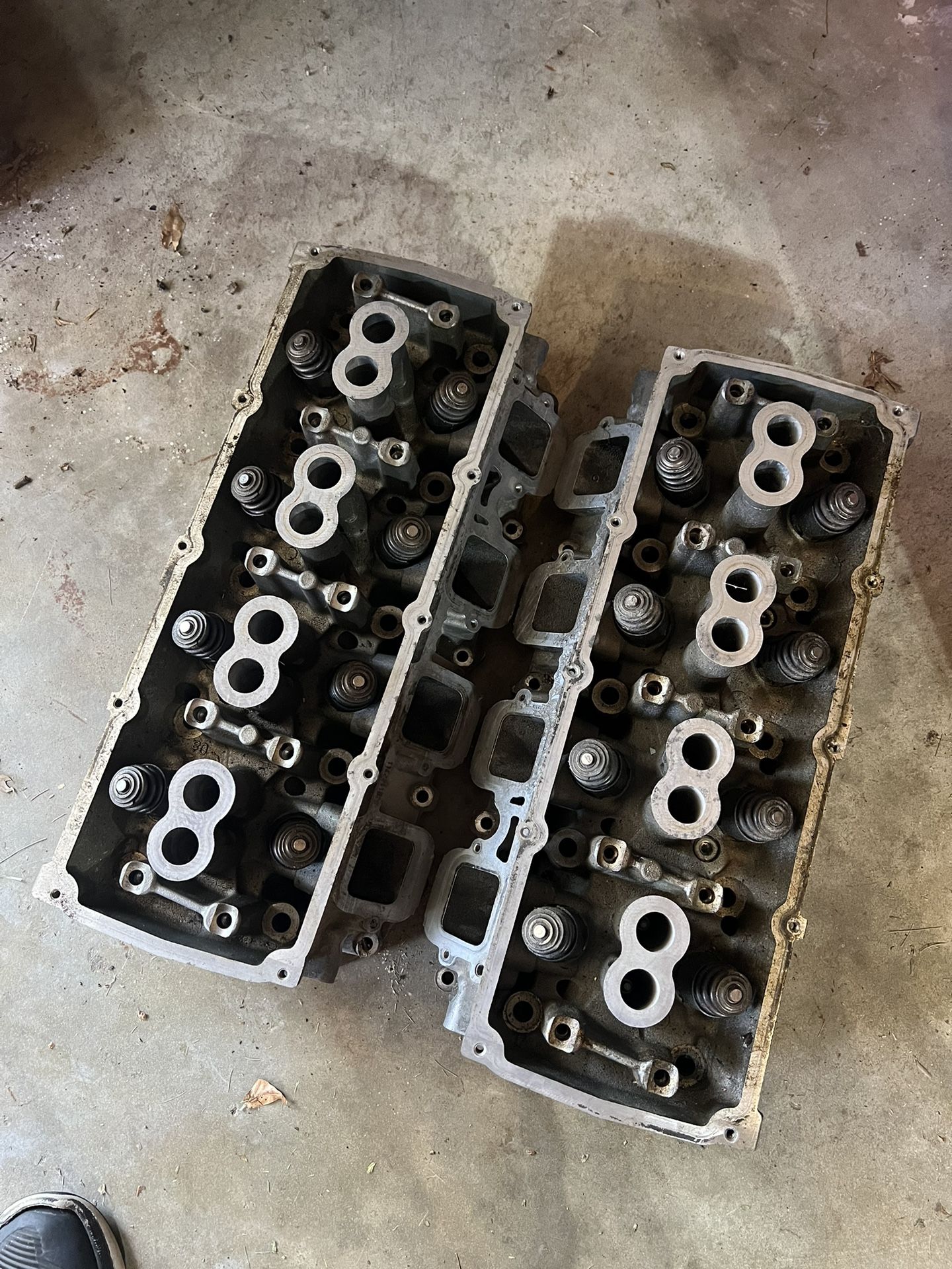 6.1 Hemi Heads