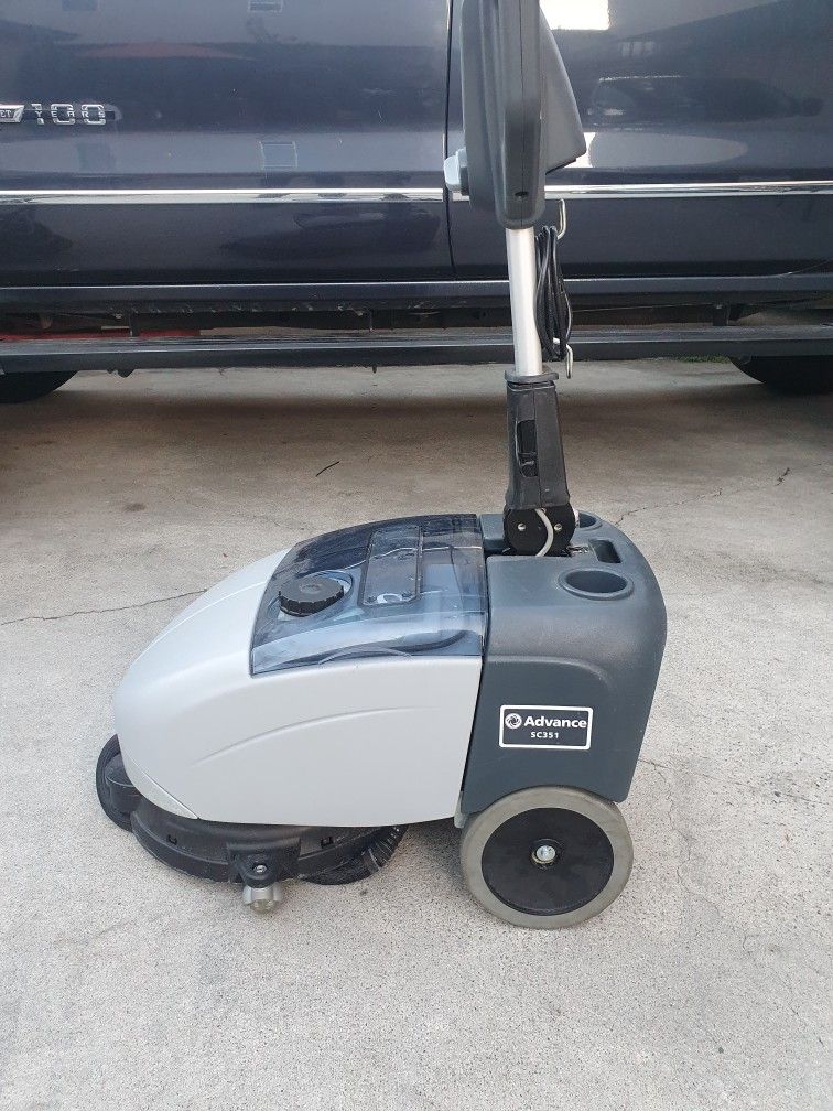 Floor Scruber/dryer Advance SC351