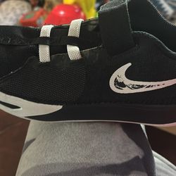 Boys Nike tennis shoes